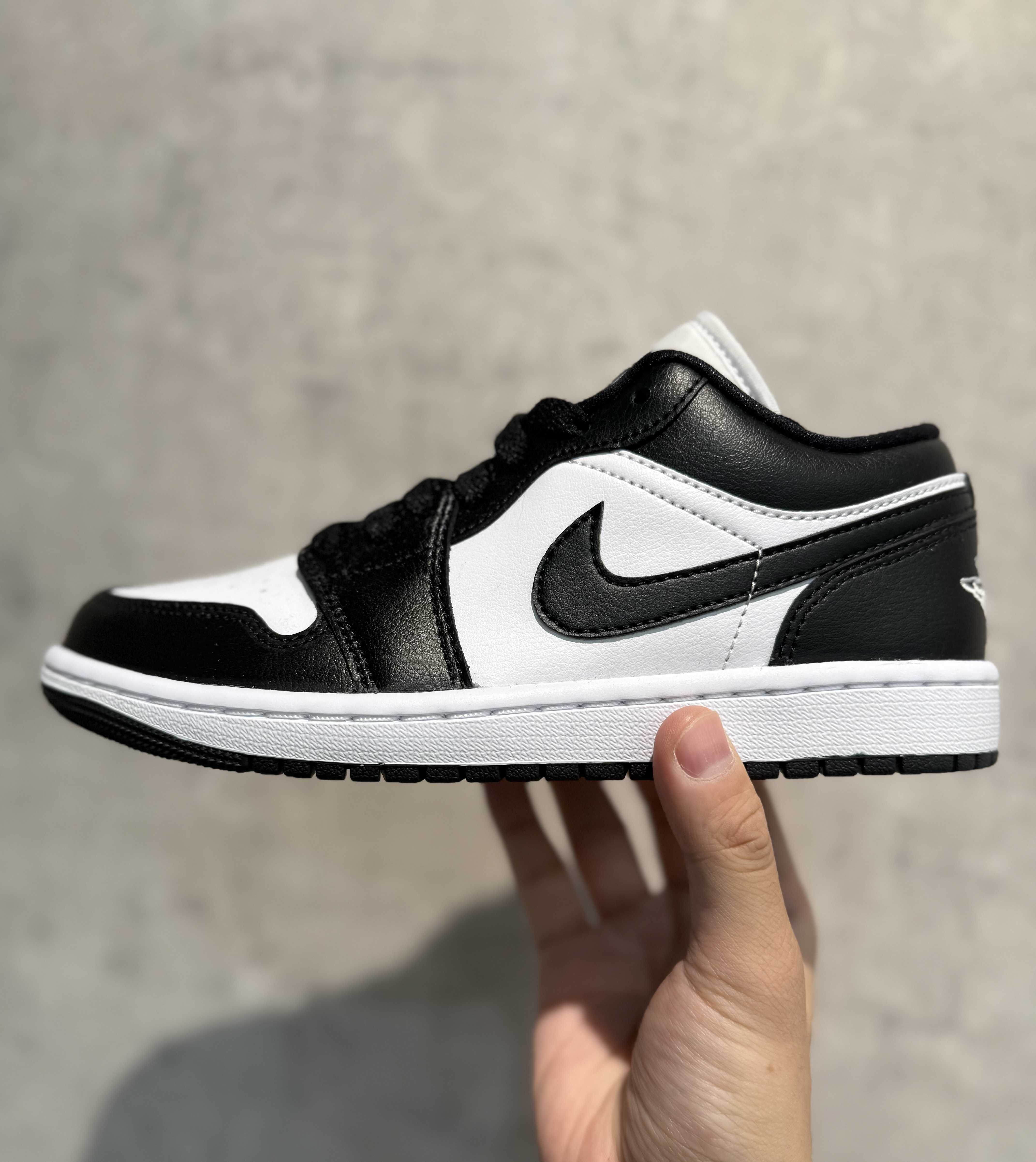 ★RESTOCK★　W　AIR　JORDAN　1　LOW